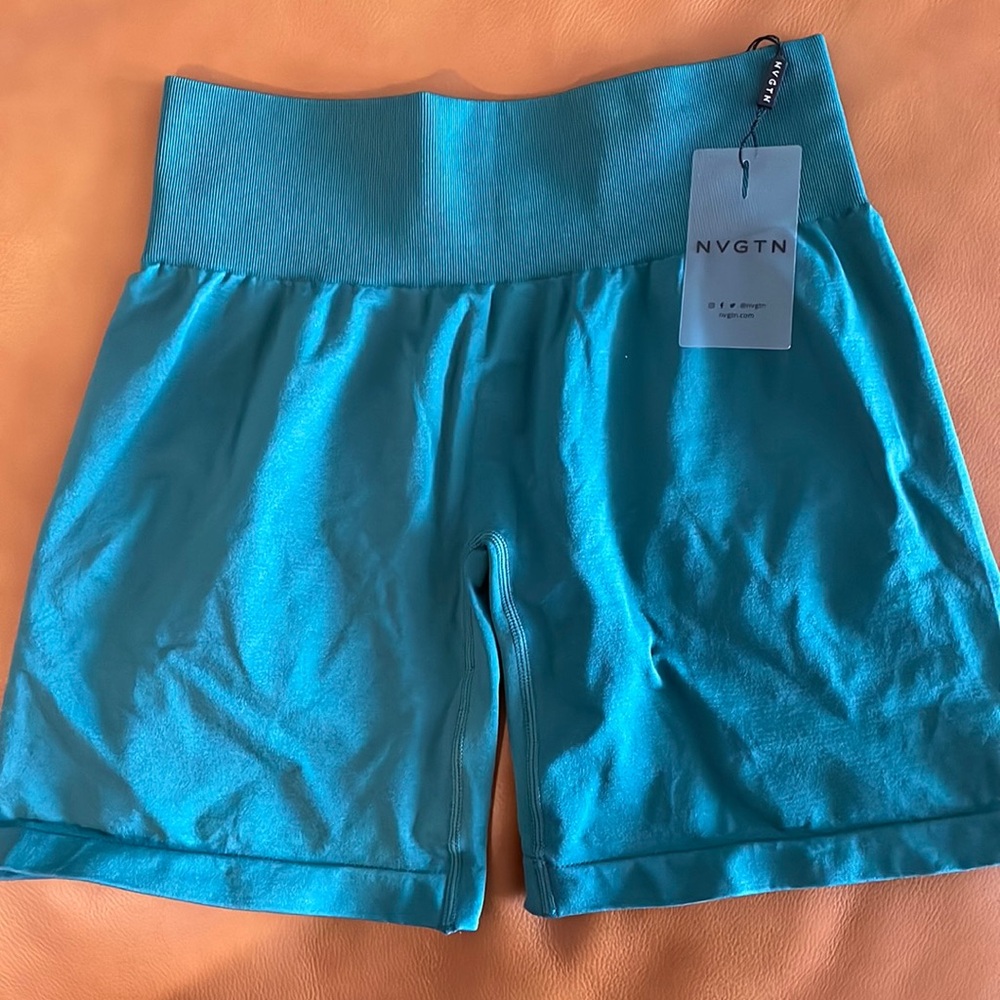 NVGTN solid seamless shorts